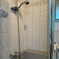 DUSCHMAX-Umbau-Wanne-zur-Dusche-1-Tag-30419-Nachher-12-IMG_3478-2000x2000