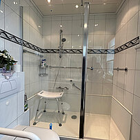 DUSCHMAX-Umbau-Wanne-zur-Dusche-1-Tag-47506-Nachher-04-IMG_3922-2000x2000