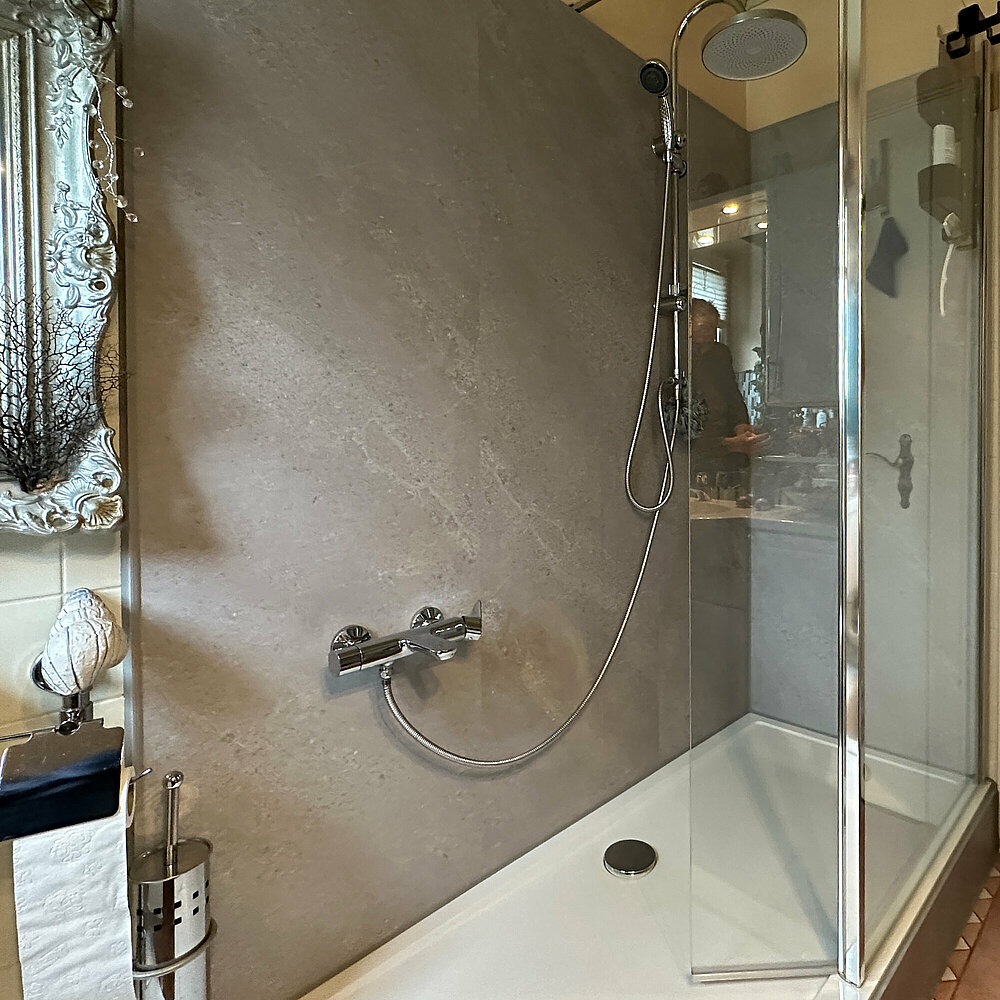 DUSCHMAX-Umbau-Wanne-zur-Dusche-1-Tag-45144-Nachher-01-IMG_3947-3000x2000