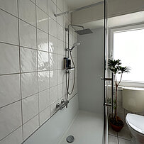 DUSCHMAX-Umbau-Wanne-zur-Dusche-1-Tag-45239-Nachher-02-IMG_4110-2000x2000