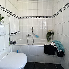 DUSCHMAX-Umbau-Wanne-zur-Dusche-1-Tag-47506-Aufmass-IMG_9200-2000x2000