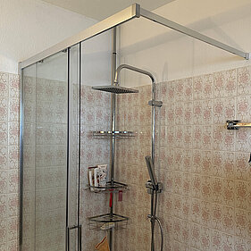DUSCHMAX-Umbau-Wanne-zur-Dusche-1-Tag-32425P-Nachher-01-IMG_3424-2000x2000-Detail