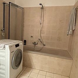 DUSCHMAX-Umbau-Wanne-zur-Dusche-1-Tag-30455-Aufmass-01-IMG_8780-2000x2000