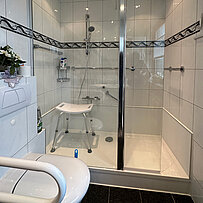 DUSCHMAX-Umbau-Wanne-zur-Dusche-1-Tag-47506-Nachher-01-IMG_3922-2000x2000